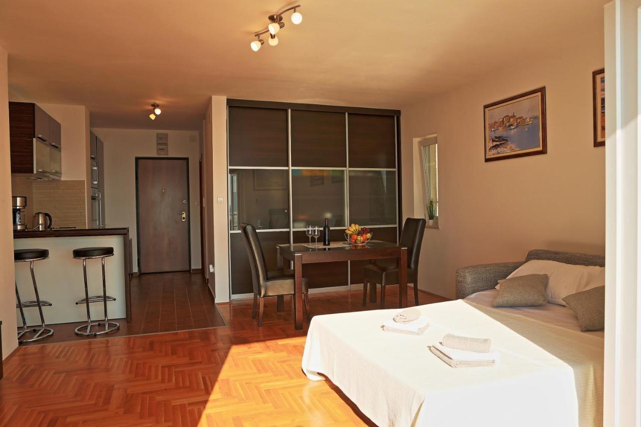 Studio Apartman LUKA Senj  Bagian luar foto